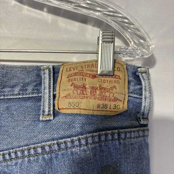 Levi’s 550 Medium Blue Wash Straight Leg Relaxed Fit Jeans Men’s W38 L30 - Picture 3 of 7